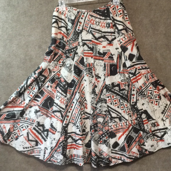 NWOT JONES N Y SZ 4. ABSTRACT TRIBAL PATTERN. - Picture 2 of 6